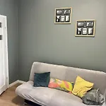 Apartament Cieplicka 20 *