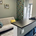 Apartament Cieplicka 20 *